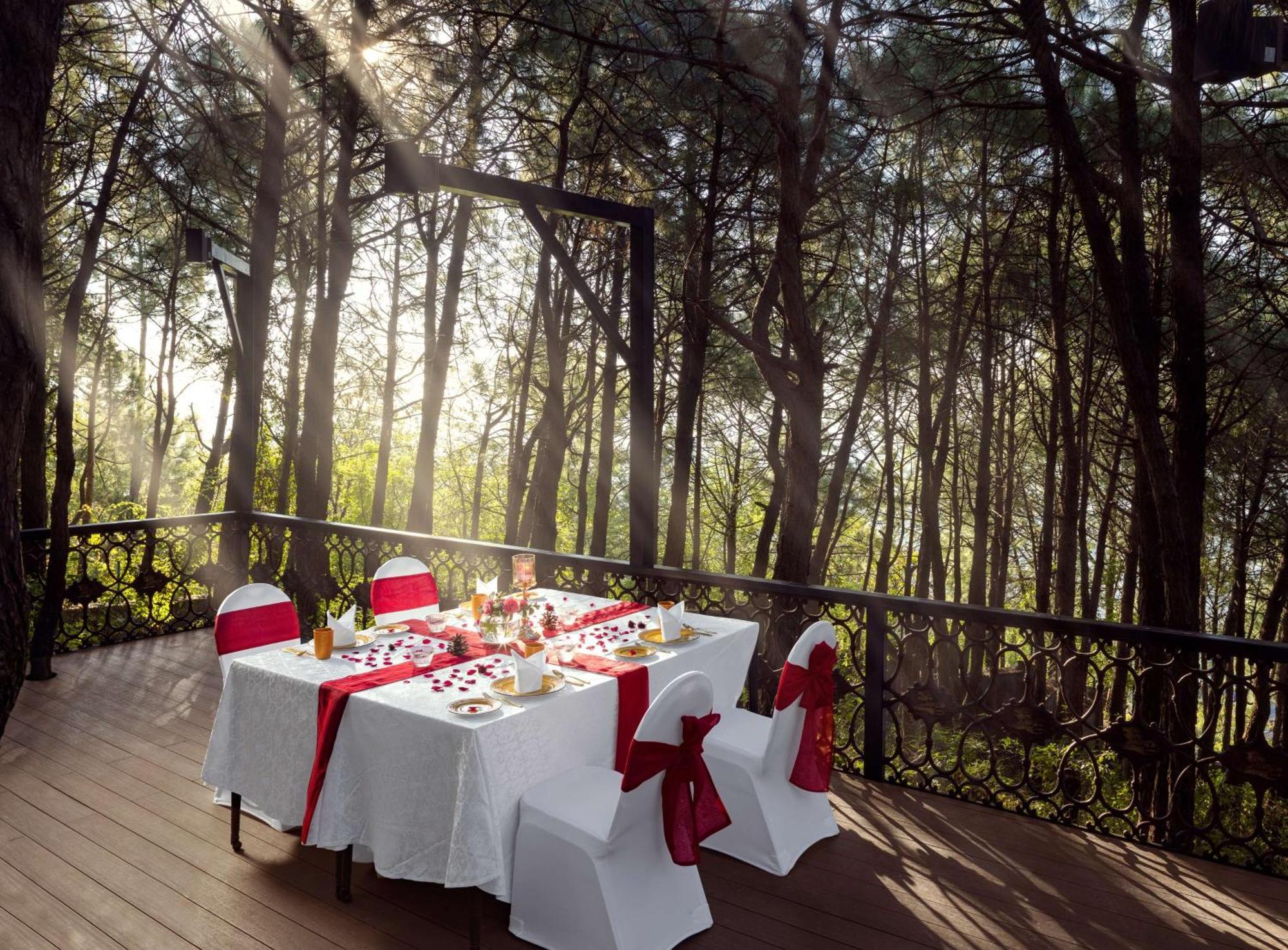 Radisson Blu Resort Dharamshala Ngoại thất bức ảnh
