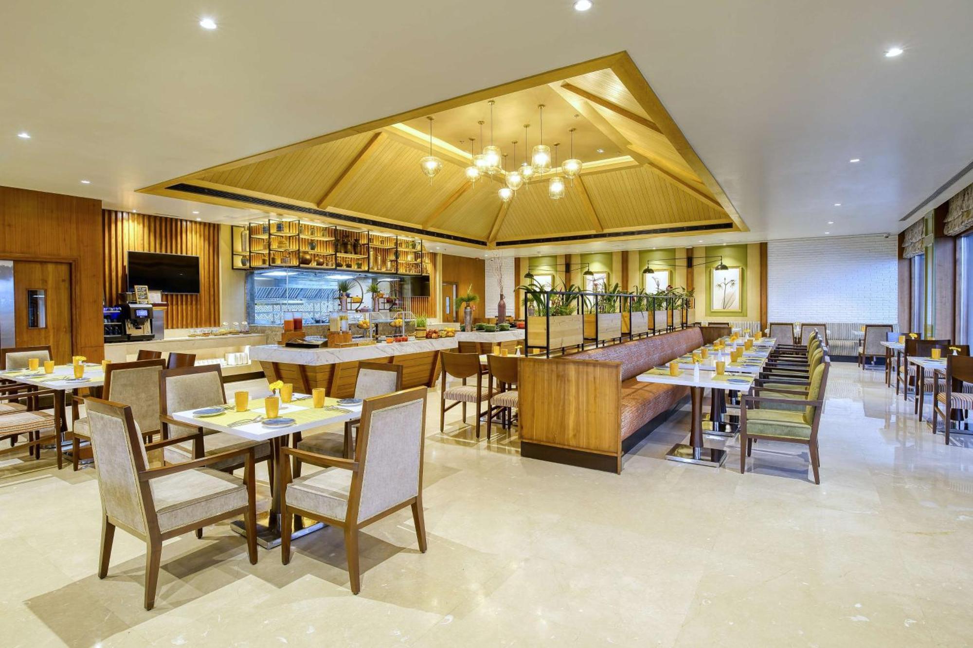 Radisson Blu Resort Dharamshala Ngoại thất bức ảnh