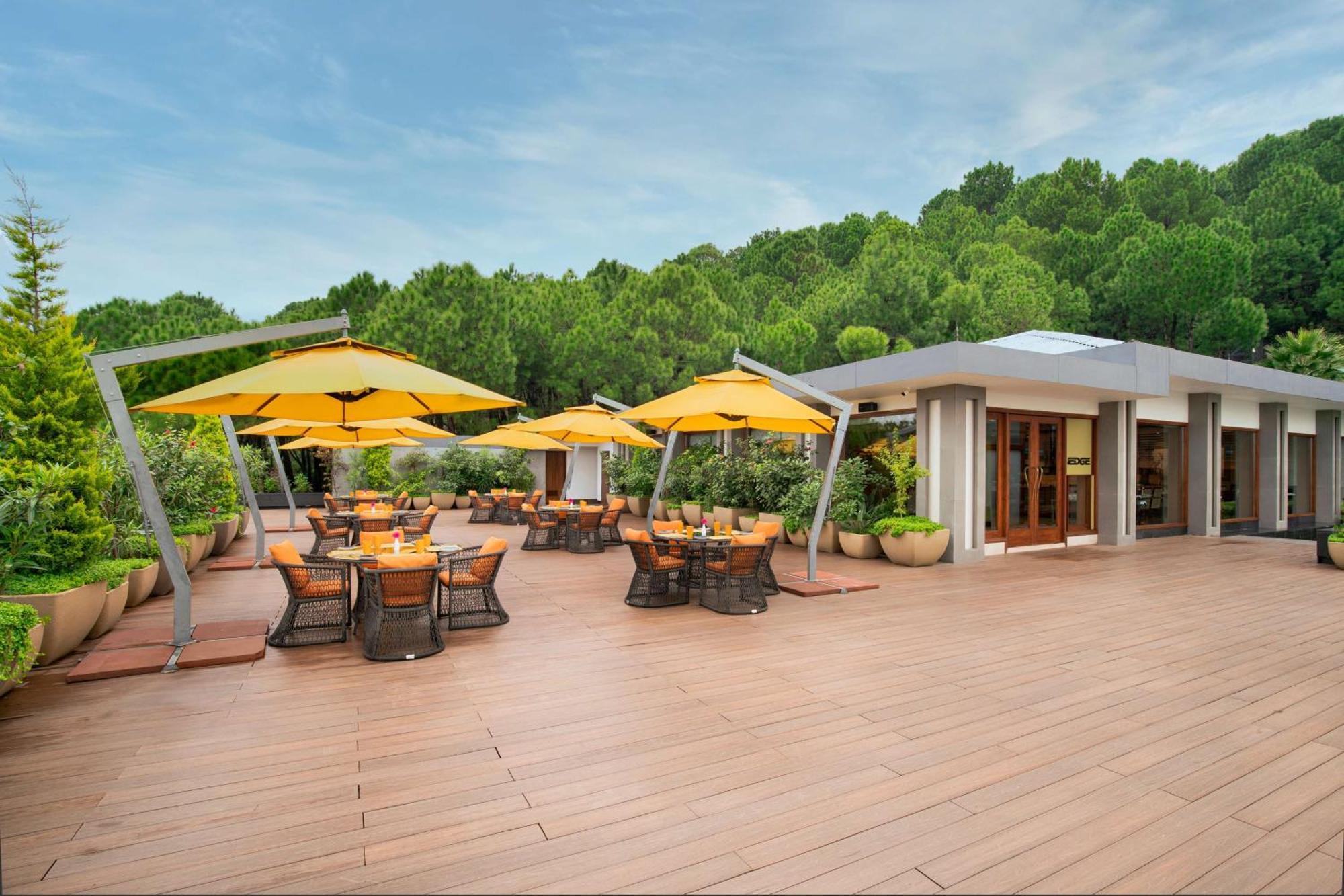 Radisson Blu Resort Dharamshala Ngoại thất bức ảnh