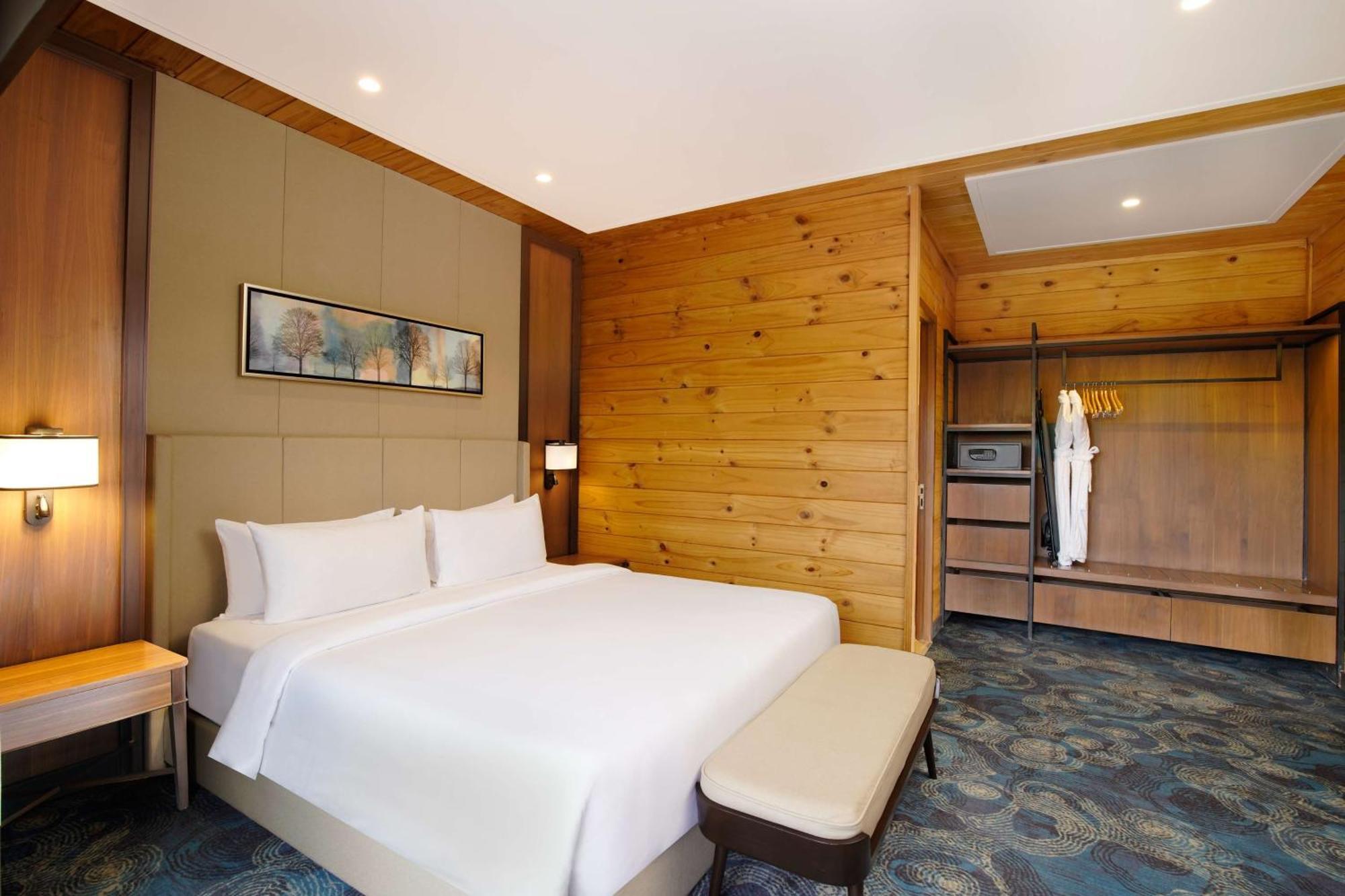 Radisson Blu Resort Dharamshala Ngoại thất bức ảnh
