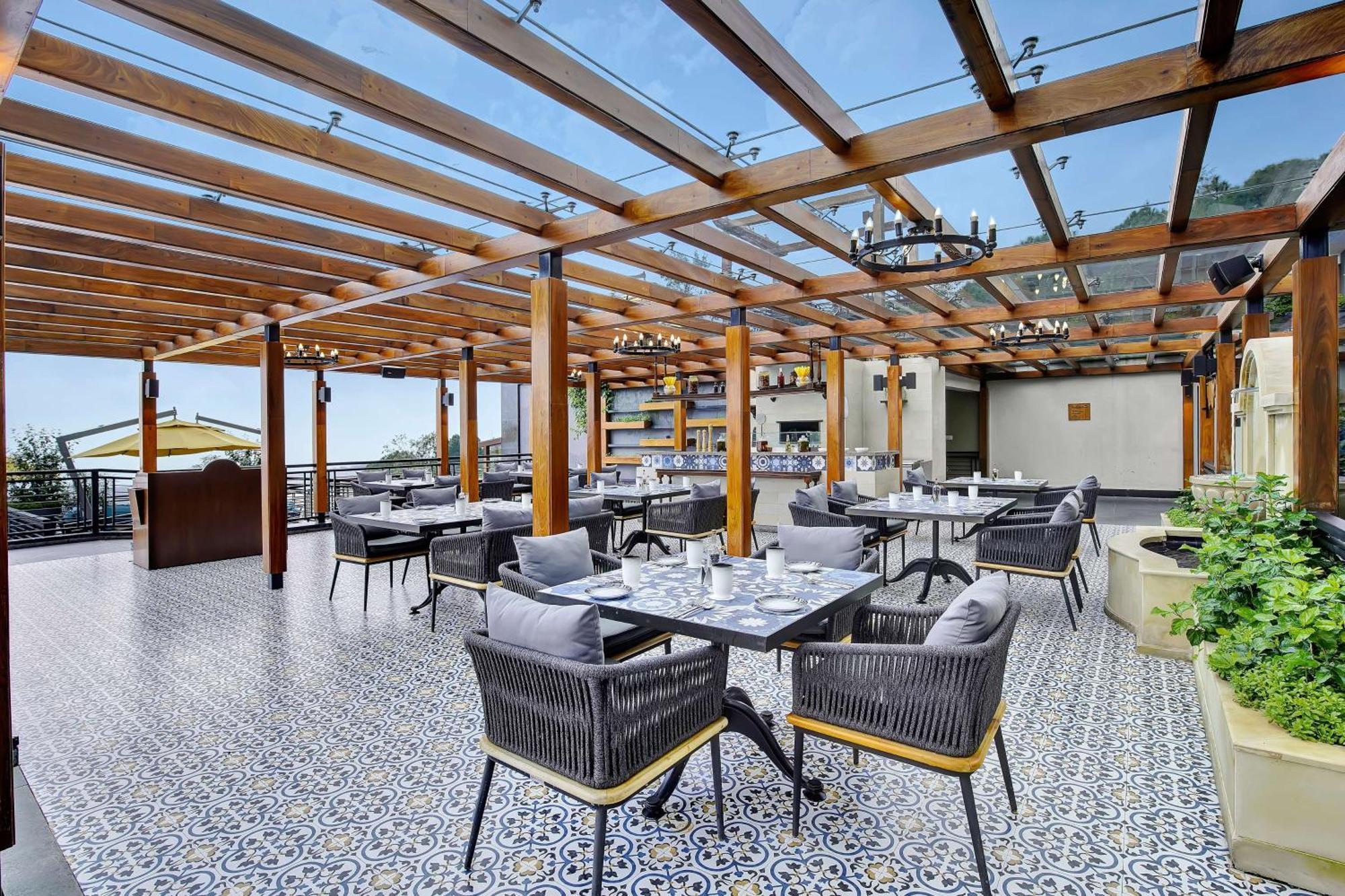 Radisson Blu Resort Dharamshala Ngoại thất bức ảnh