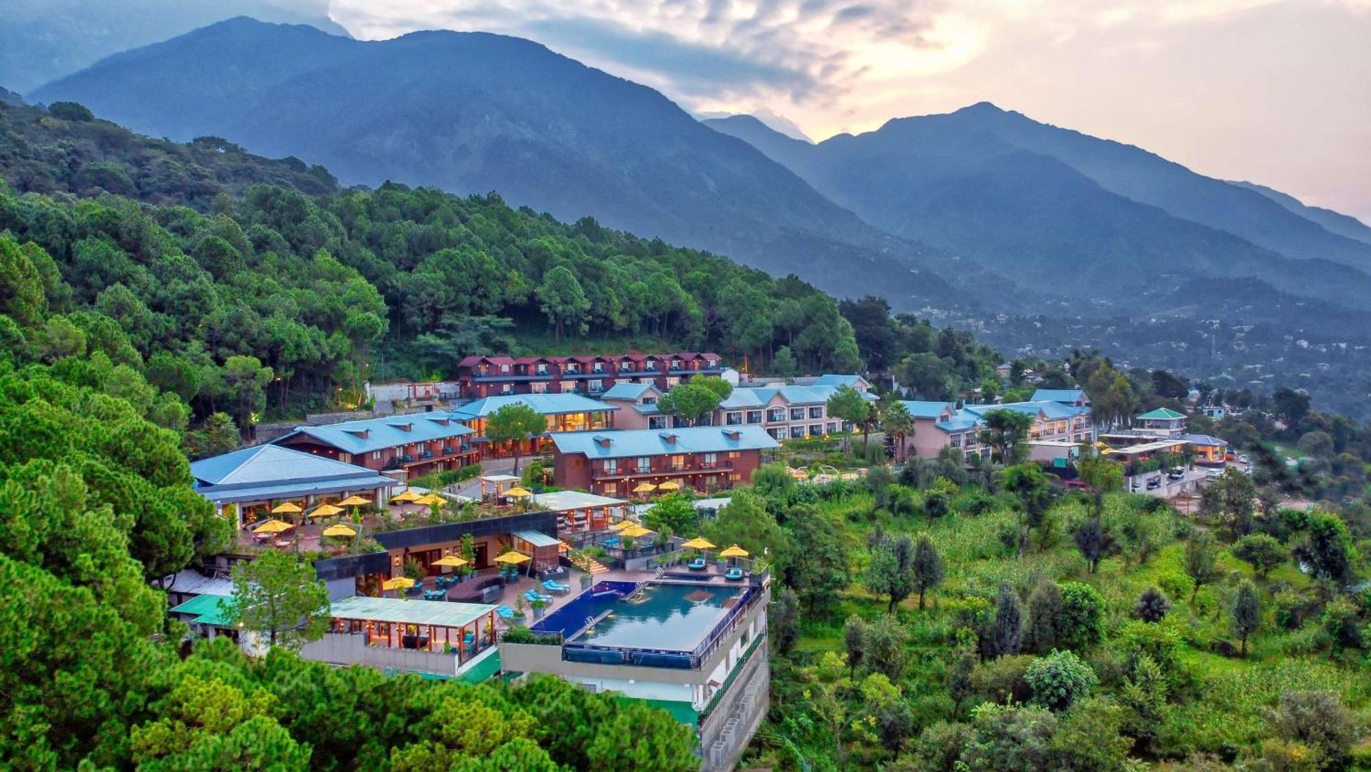 Radisson Blu Resort Dharamshala Ngoại thất bức ảnh